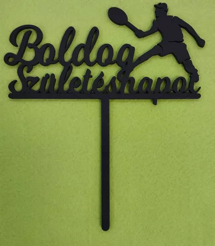  Fekete színű,nyír rétegelt lemez Tenisz fiú  beszúrós dísz Boldog születésnapot felirattal 	1db	16x15cm  