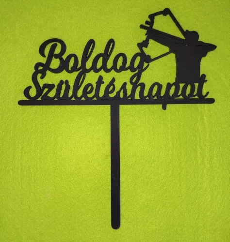 Fekete színű,nyír rétegelt lemez Íjász fiú beszúrós dísz Boldog születésnapot felirattal 	1db	16x19cm  