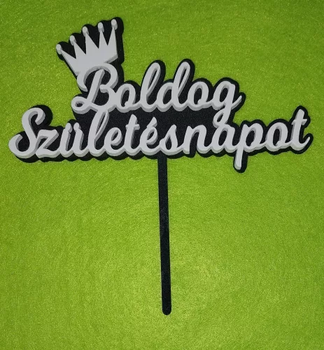 Fekete színű,háttérrel fehér Boldog Születésnapot felirattal 2 lapból álló  beszúrós dísz	1db/csomag	