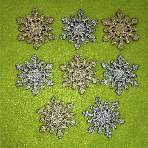 Csillámos ,fa alapú HDF(nem tömörfa)   hópehely	8db/csomag	5x5cm  