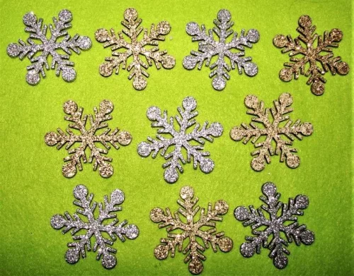 Csillámos ,fa alapú HDF(nem tömörfa)   hópihe 8db/csomag	5x4,5cm 