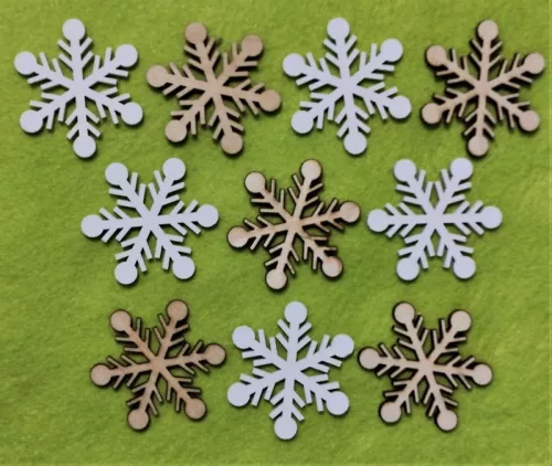 Vegyes színű ,fa alapú HDF(nem tömörfa)  hópihe	10db/csomag	5x4,5cm  