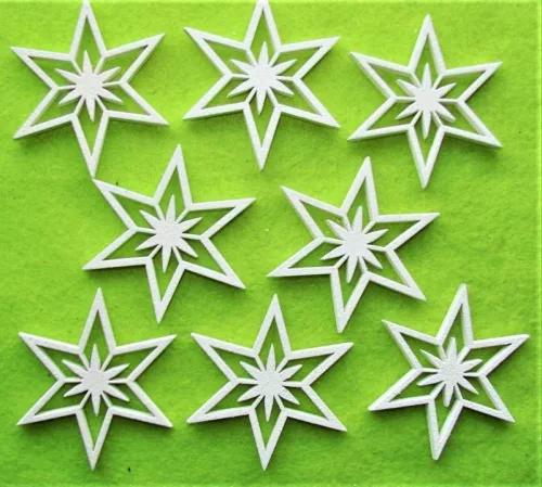 Fehér színű ,fa  alapú HDF(nem tömörfa)  hópihe 5x5,5cm 8db/csomag