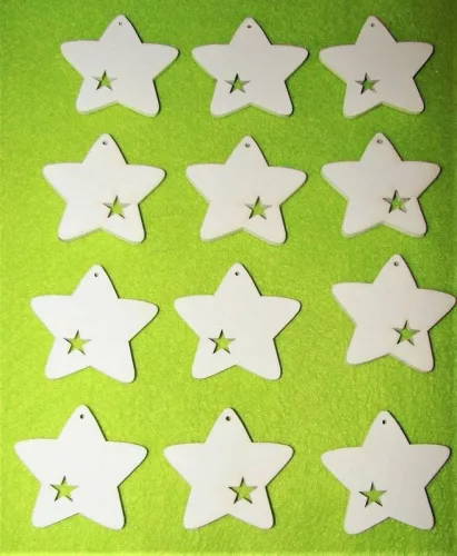 Fehér színű ,fa  alapú HDF(nem tömörfa)  Díszített csillag 12db/csomag	4,5x4,2cm  