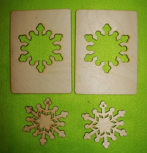 Natúr,nyír rétegelt lemez karácsonyi üdvözlő kártya hópihével	2szett /csomag	11,5x14,5cm tábla hópihe7,5x8,5cm  