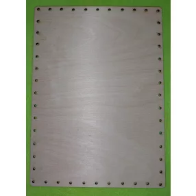 Natúr fa négyzet	1db	28x20 48db -3,5mm lyukkal  