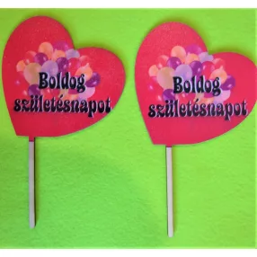    Nyomtatott ,fa alapú HDF(nem tömörfa)      tábla  Beszúrós Ferde szív Lufis piros háttérrel Boldog születésnapot felirattal	2db/csomag	10x18cm