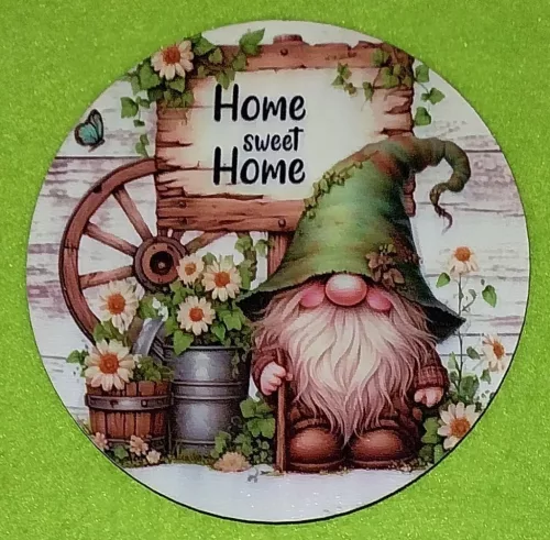 Nyomtatott Fa koszorú közép Zöld sapkás manó Home sweet home  felirattal 	1db	11,8cm 