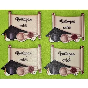   7,5x5,5 cm Nyomtatott fa tábla ,Ballagási emlék felirattal ,ballagási sapkával és pergamenttel	4db/csomag	
