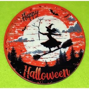   11,8cm Nyomtatott fa Kopogtató közép Boszorkány lány seprűn állva  Happy Halloween felirattal 	1db	