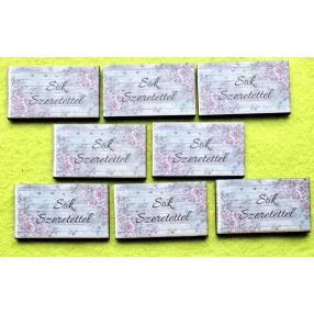   6x3,5 cm Téglalap , nyomtatott fa Deszka háttérrel virágokkal Sok Szeretettel felirattal	8db/csomag	