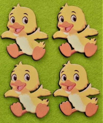 Nyomtatott fa Kiskacsa széttárt kezekkel	4db/csomag	5,8x7cm 