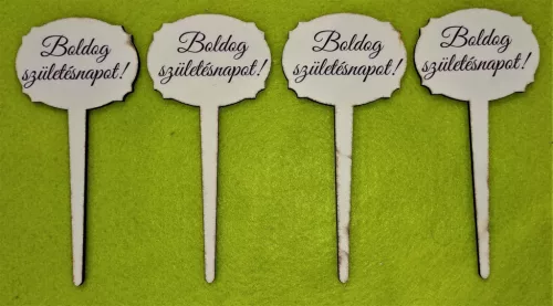 Nyomtatott ,fa alapú HDF(nem tömörfa)    Nagy Beszúrós tábla Boldog születésnapot!  Felirattal 	 4db!csomag	14x6,5cm 