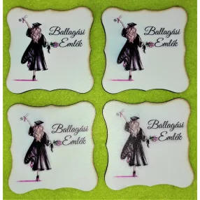   Nyomtatott fa  Csipkés tábla Lánynak Ballagási emlék felirattal	4db/csomag	7x7cm vastagság 3mm	