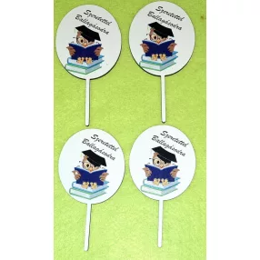   6,5x12 cm ovális Beszúrós  Nyomtatott fa Könyveken ülő sapkás bagollyal Szeretettel Ballagásodra  felirattal 	4db/csomag	6,5x12cm 