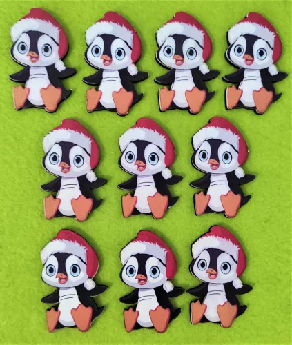 Nyomtatott fa Pingvin Télapó sapkában 	10db/csomag	3,5x5,5cm 