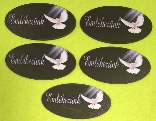  Nyomtatott fa fekete tábla galambbal emlékezünk felirattal	5db/csomag	8x4cm 