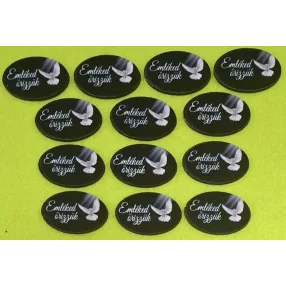    Nyomtatott fa fekete tábla galambbal Emléked őrizzük felirattal	13db/csomag	2,5x4cm 