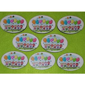    Nyomtatott fa Lufival gyerekek Dadusnak felirattal 	8db/csomag	5,5x3,5cm  