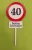 Nyomtatott ,fa alapú HDF(nem tömörfa)     beszúrós dísz Nagy Sebesség korlátozó  tábla Boldog Szülinapot 40	1db	10x23cm 