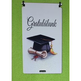    Nyomtatott fa  Ballagási pénzátadó doboz Diplomaosztós sapkás Gratulálunk felirattal	1 szett	10x18cm magasság 1,5cm  vastagság 3mm			