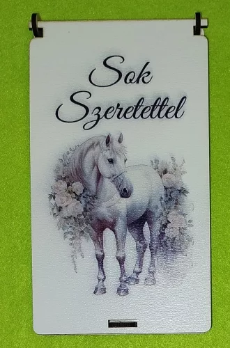  Nyomtatott, lapraszerelt  ,fa alapú HDF(nem tömörfa)      Pénzátadó doboz Fehér lóval   Sok Szeretettel  felirattal	1szett	10x18cm magasság 1,5cm  