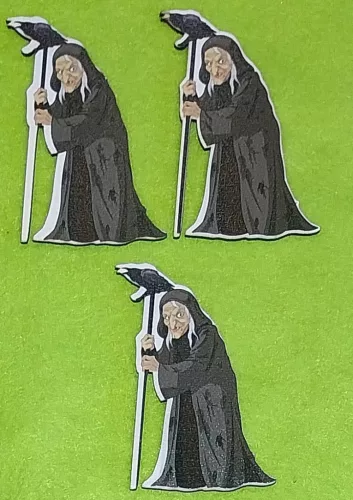 Nyomtatott Fa Álló boszorkány varjúval 	3db/csomag	6,5x9cm 