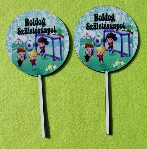 Nyomtatott ,fa alapú HDF(nem tömörfa)    Focizós  gyerekek    Boldog születésnapot	2db/csomag	8x16cm 